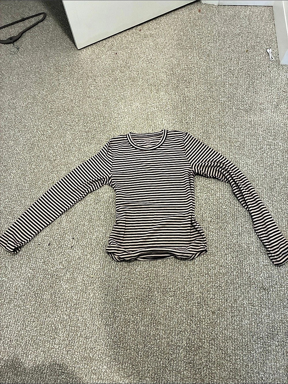 American Eagle Striped Long Sleeve Top in Black & White Size Medium